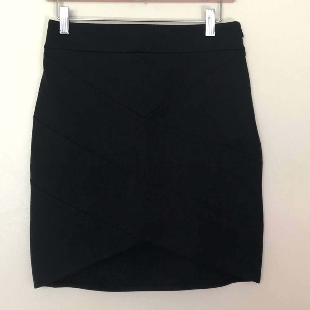 NEW Express‎ Black Mini Skirt. Size 6